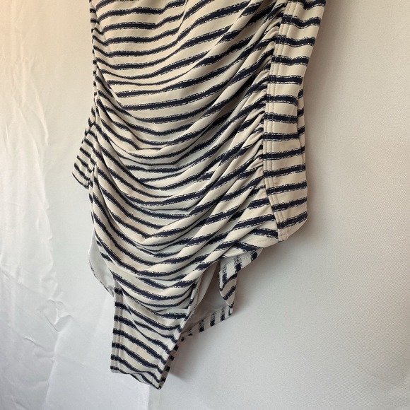 Niptuck One Piece Swim Suit Size 16 Slimming Tummy Control Multi Fit Cup Bra - Picture 9 of 11